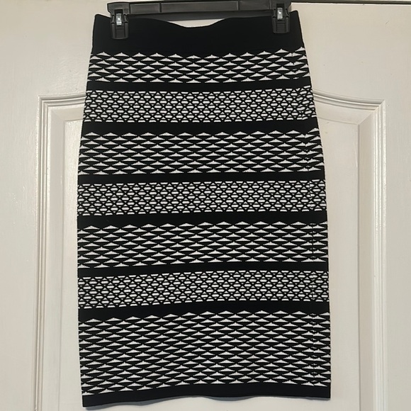 Cato Black and White Patterned Women's Pencil Skirt - Picture 2 of 4